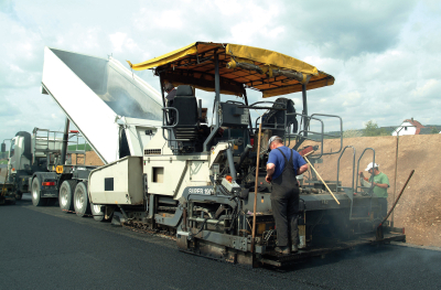 Asphalt paver